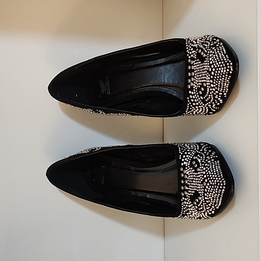 Shoes - Picture 2 of 4